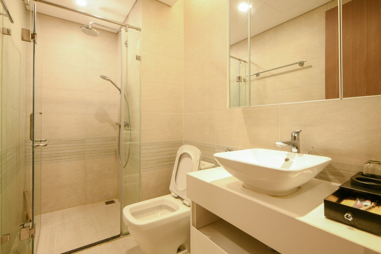 Bathroom 4, Hi.Home Apartment at Vinhomes Metropolis, Ba Đình