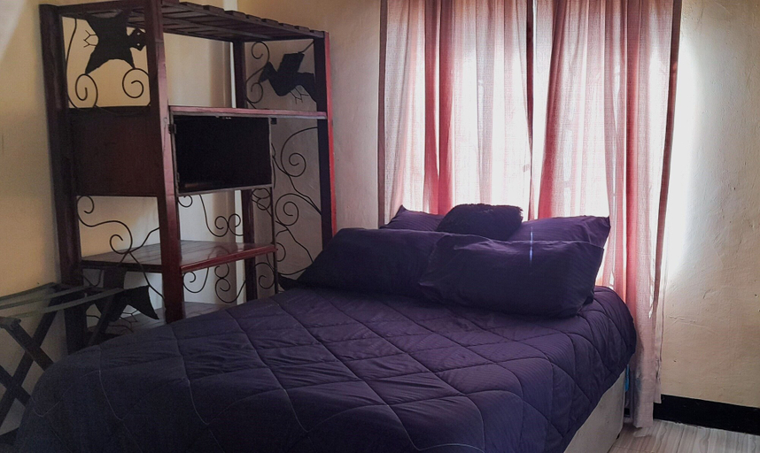 Bedroom 2, Hwange National Park Guest House, Hwange