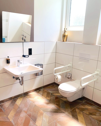 Bathroom 4, BESOTEL Mettmann, Mettmann