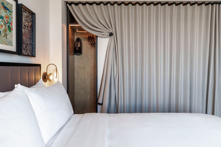 Bedroom 5, Renaissance New York Flushing Hotel at Tangram, New York