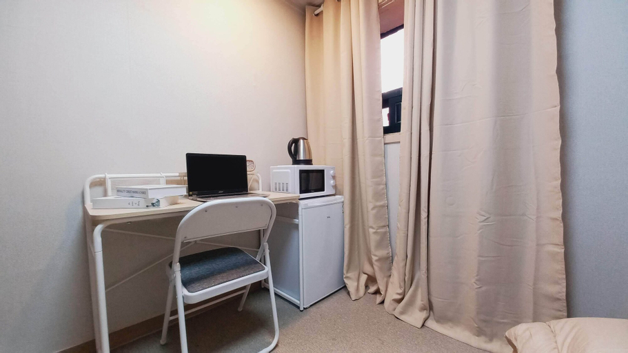 Bedroom 8