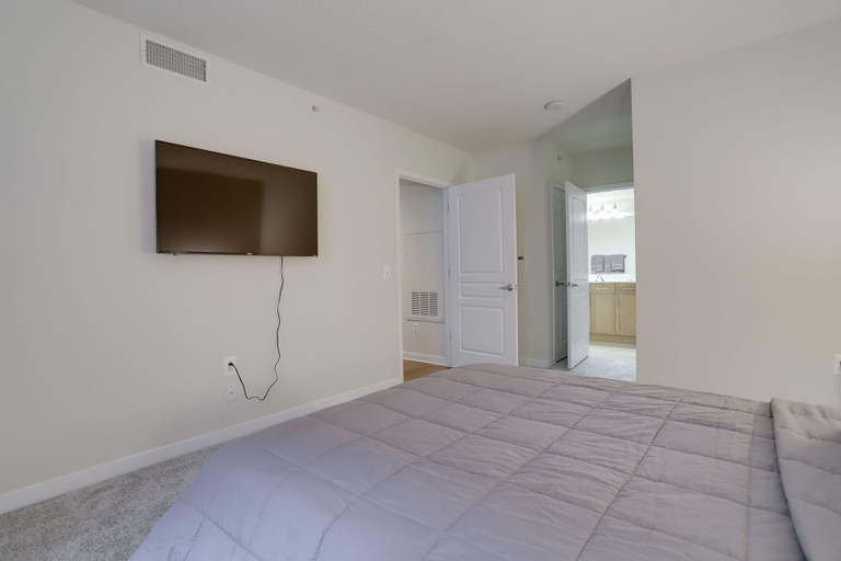 Bedroom 4, Great Business Condo at Pentagon City, Arlington