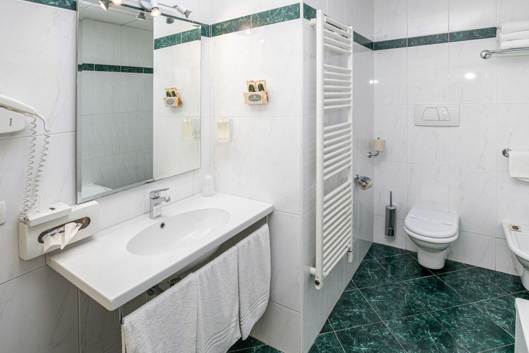 Bathroom 4, Hotel Impero, Cremona