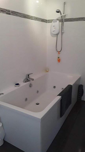 Bathroom 3, Amazing Cottage With Indoor Private Pool, Highland