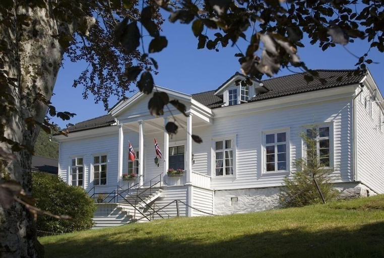 Exterior & Views 2, FjordSlottet Hotell, Osterøy