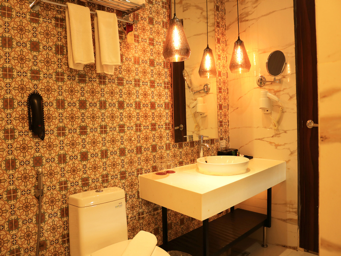 Bathroom 4