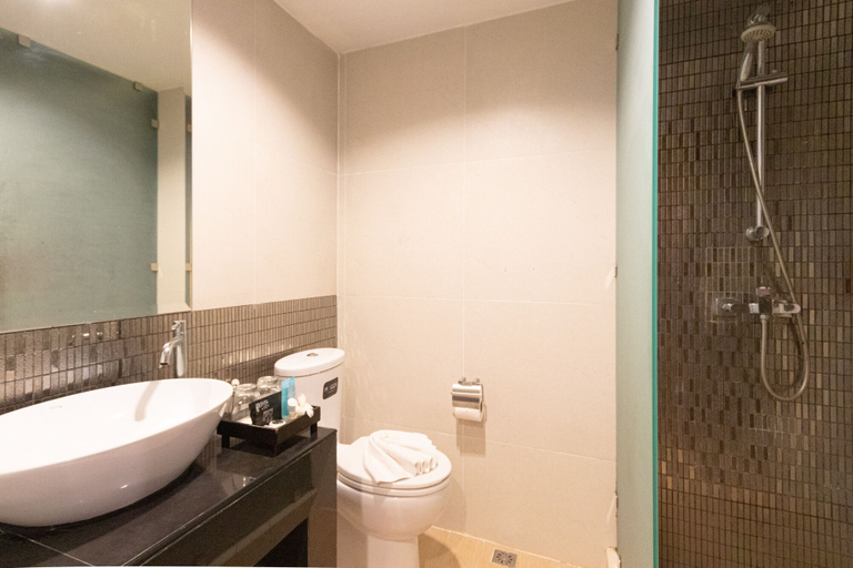 Bathroom 5, Aochalong Villa Resort and Spa, Phuket Island