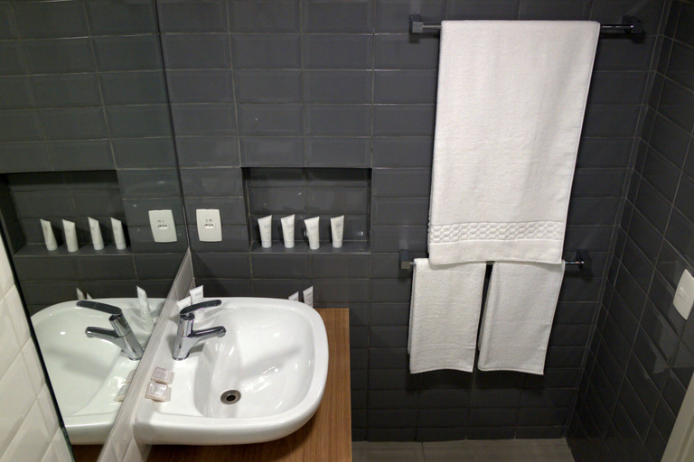 Bathroom 5, HIGI Hotel, São Paulo