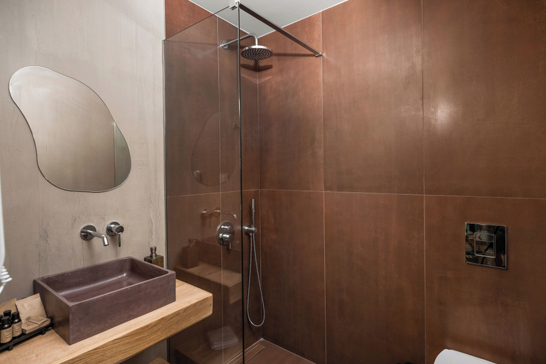 Bathroom 5, Kera Neme, Peloponnese