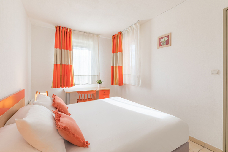 Bedroom 2, Appart’City Classic Aix en Provence – La Duranne, Bouches-du-Rhône