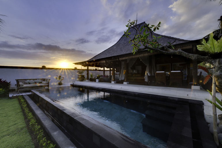 Swimming Pool 16