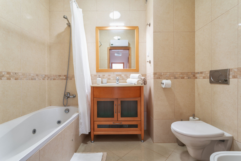 Bathroom 4, Sea view Apartment with relax Terrace & 2 Swimming pools, Albufeira