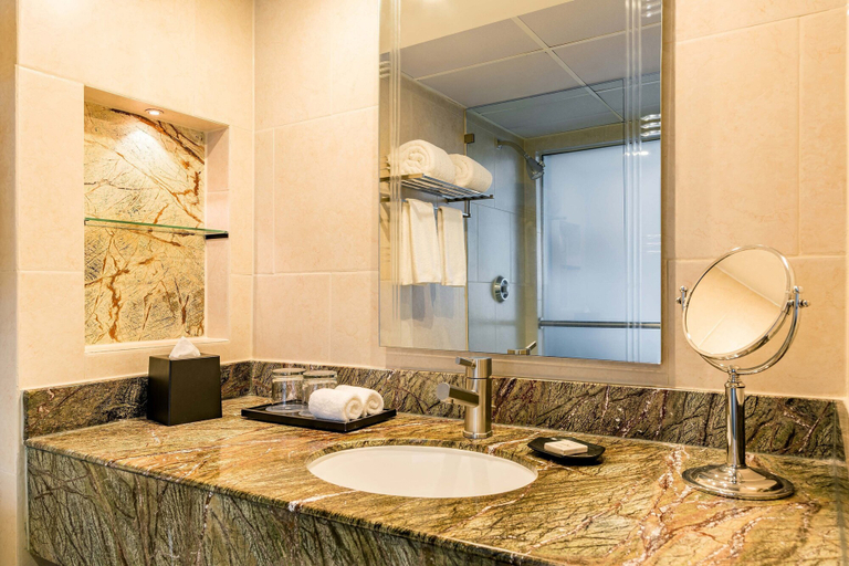 Bathroom 5, Sheraton Grand Panama, Panamá