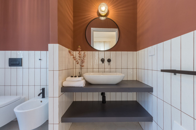 Bathroom 4, Casa dei Liuti, Sassari