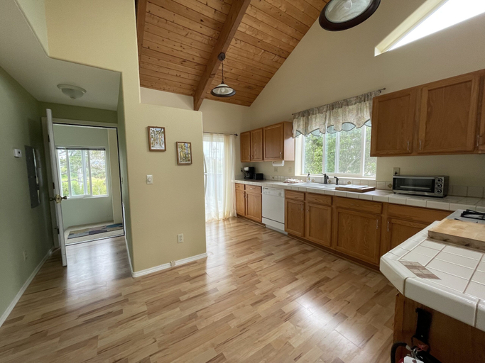 Others 5, Bayshore RV Park & Guest Suites, Pacific