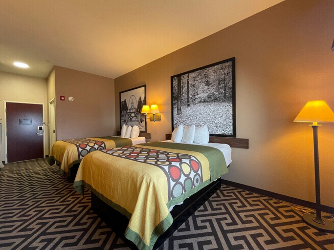 Bedroom 3, Super 8 by Wyndham Rolla, Phelps