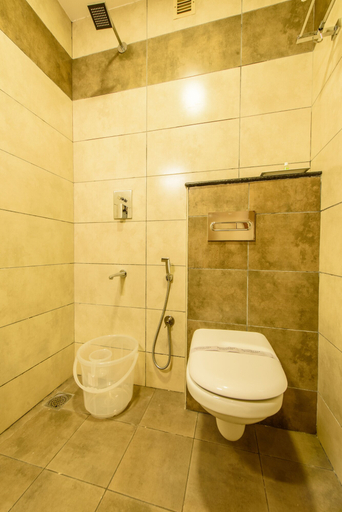 Bathroom 4, Hotel Bangalore Gate & Conferences, Bangalore
