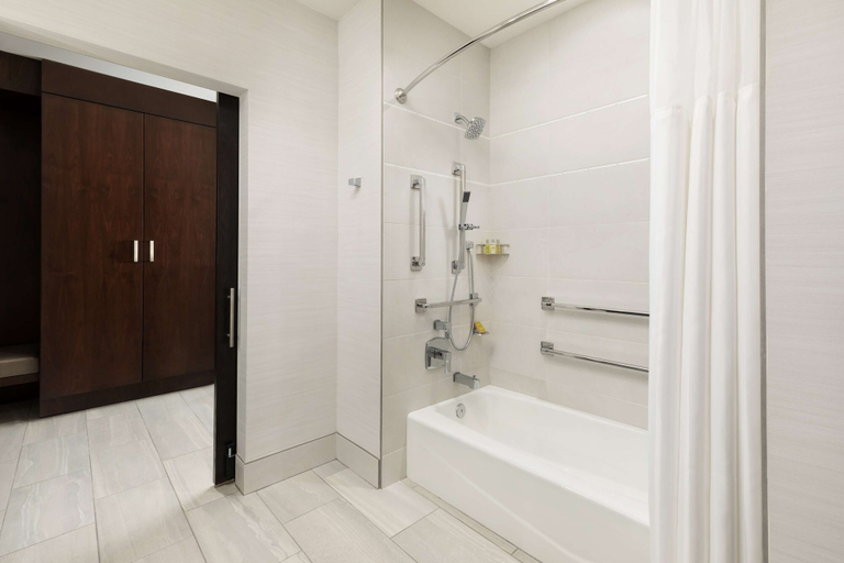 Bathroom 5, DoubleTree by Hilton Tucson Downtown Convention Center, Pima
