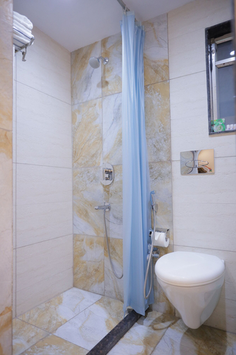 Bathroom 3, AVENUE Hotel Ballygunge, Kolkata
