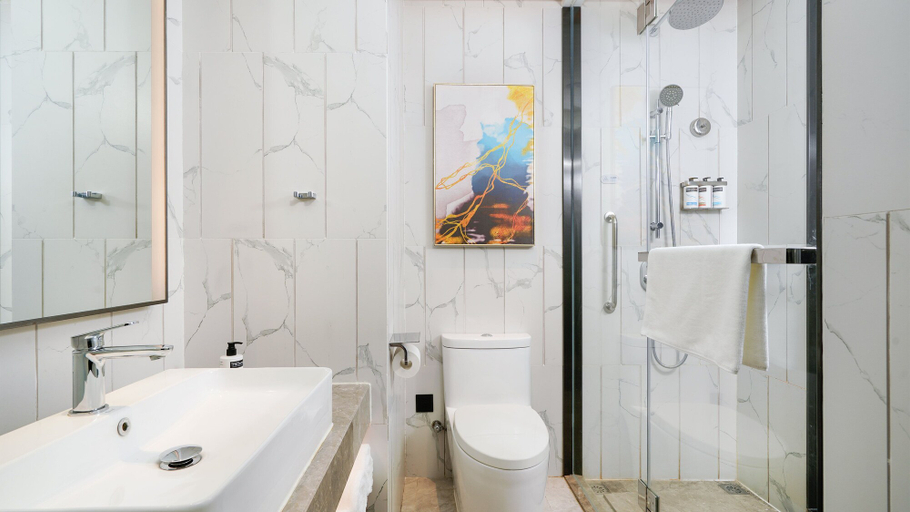 Bathroom 5, Holiday Inn Express CANGZHOU HIGH-TECH ZONE by IHG, Cangzhou