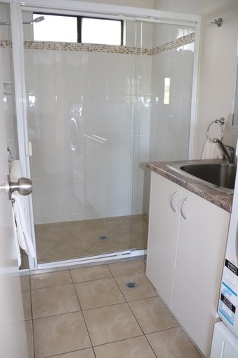 Bathroom 4, Bellthorpe Stays, Caboolture - Hinterland