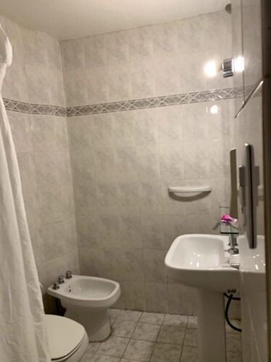 Bathroom 2, Palace Hotel Mendoza, Capital
