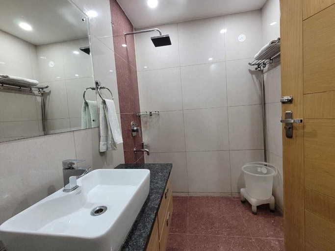 Bathroom 3, BlueNeck Sec 47 near Medanta -The Medicity' Gurugram, Gurgaon