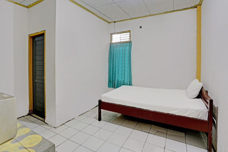 Bedroom 4, Hotel O Penginapan Aina Syariah, Kutai Kartanegara