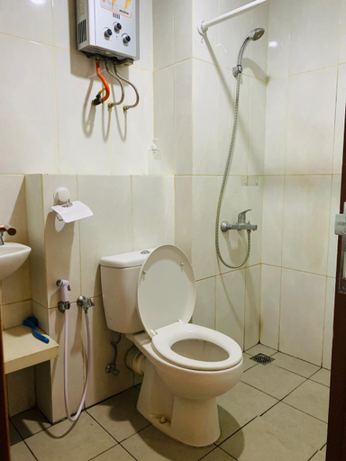 Bathroom 5, Bintang Residence Grand Kamala Lagoon, Bekasi