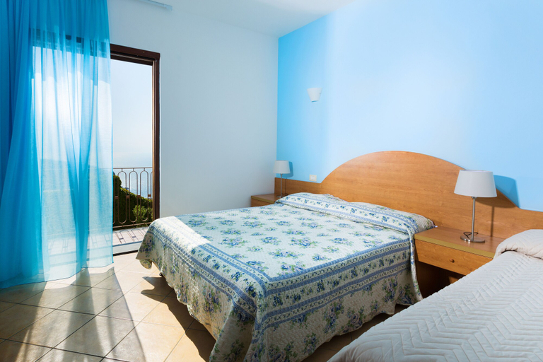 Bedroom 3, L'Ulivo Resort, Napoli