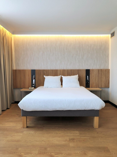 Bedroom 3, Novotel Suites Montpellier, Hérault