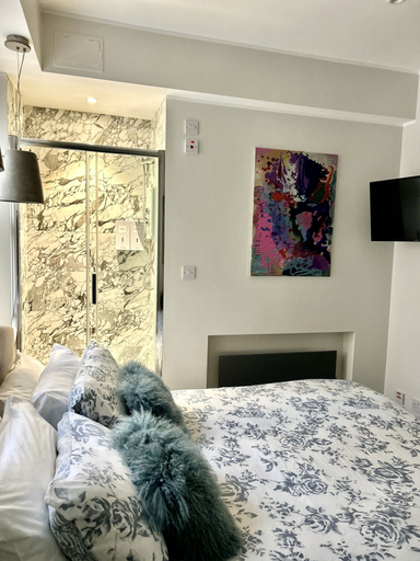 Bedroom 2, soho london suite, London