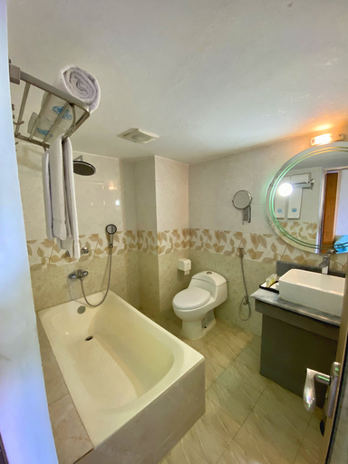 Bathroom 4, CCULB Resort & Convention Hall, Naray Angonj