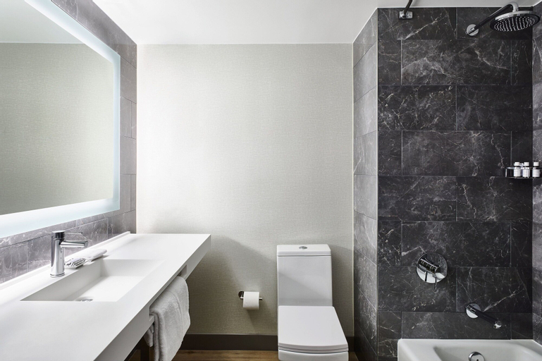 Bathroom 26
