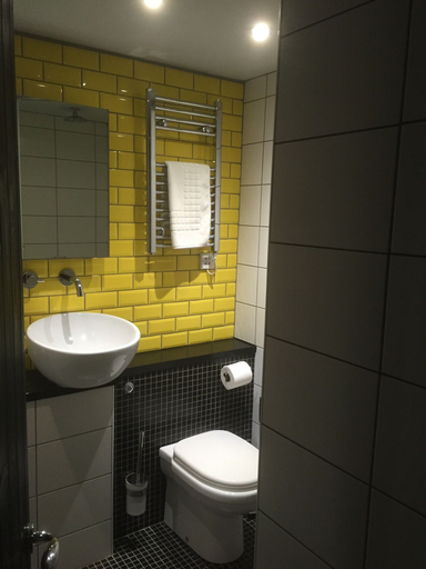 Bathroom 3, Greenbank Lodge Llangollen, Denbighshire