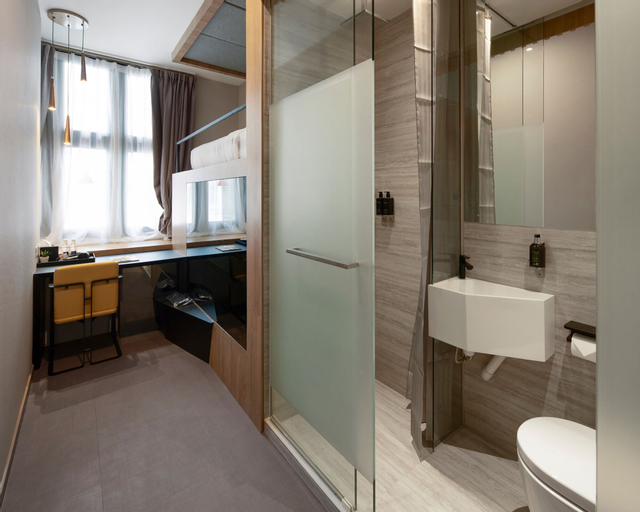 Bathroom 4