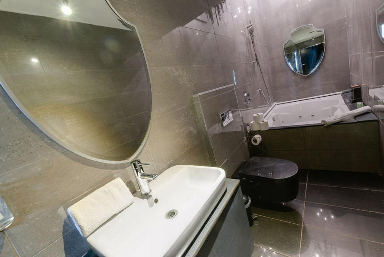Bathroom 3, Boutique 56, Sefton