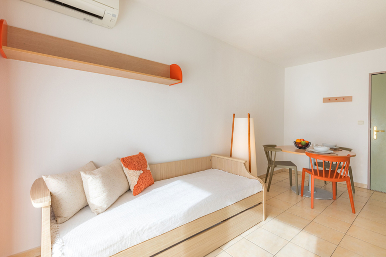 Bedroom 3, Appart’City Classic Aix en Provence – La Duranne, Bouches-du-Rhône