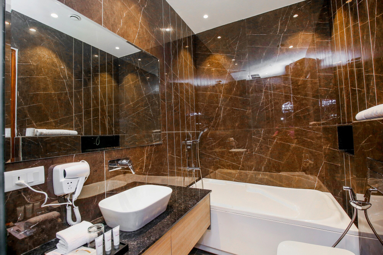 Bathroom 4, HOTEL EUPHORIA GREEN, Amritsar