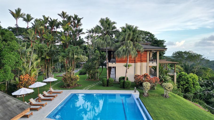 Sport & Beauty 2, Lamangata Luxury Surf Resort, Aguirre