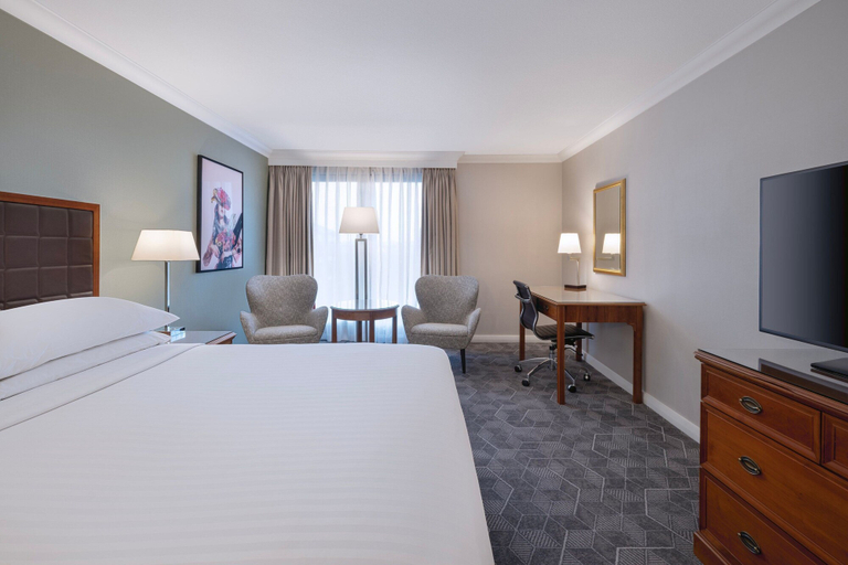 Bedroom 4, Delta Hotels by Marriott Heathrow Windsor, Slough