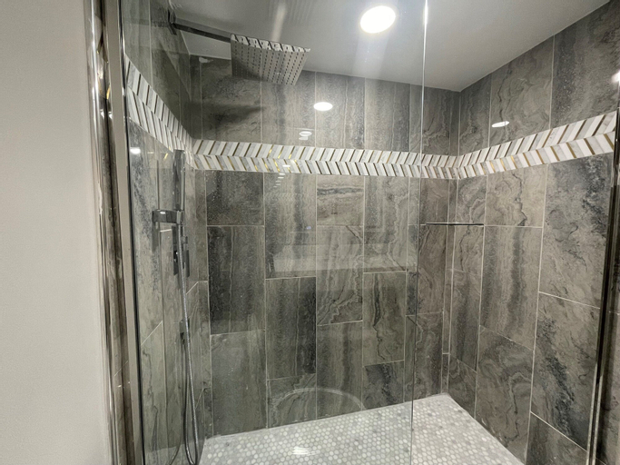 Bathroom 7