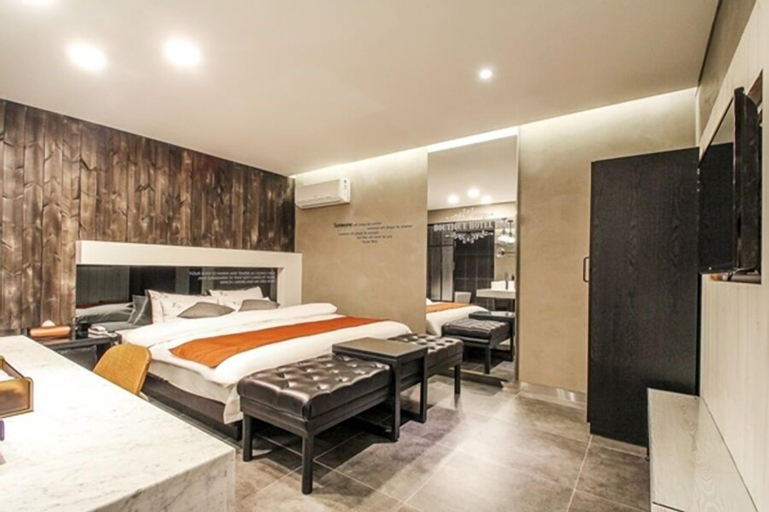 Bedroom 29