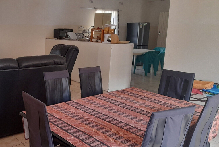 Others 5, Hwange National Park Guest House, Hwange