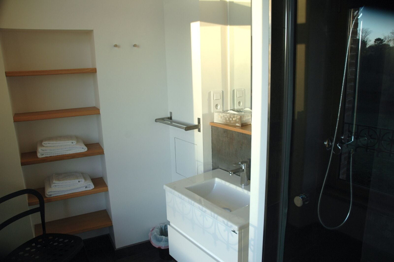 Bathroom, Chambre d'hôtes Porsmilin, Finistère