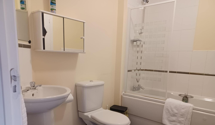 Bathroom, Marvyn-Five House- Huku Kwetu, Nottingham