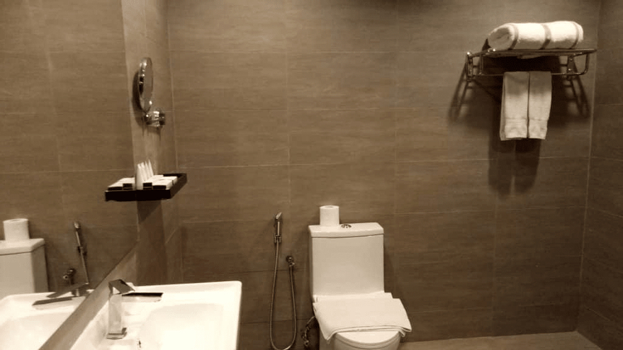 Bathroom 7