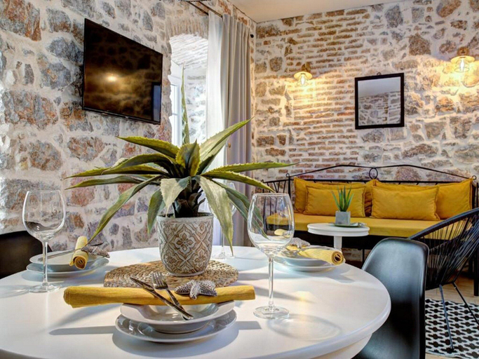 Food & Drinks 4, History House Moja Ti 1830, Senj