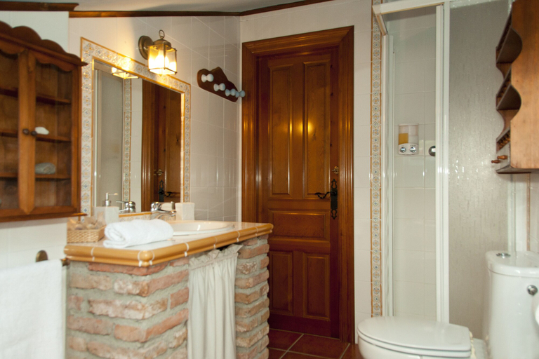 Bathroom 3, Trisqueles y Buganvillas, Asturias