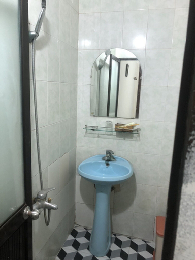 Bathroom 3, Cheering House, Hoàn Kiếm